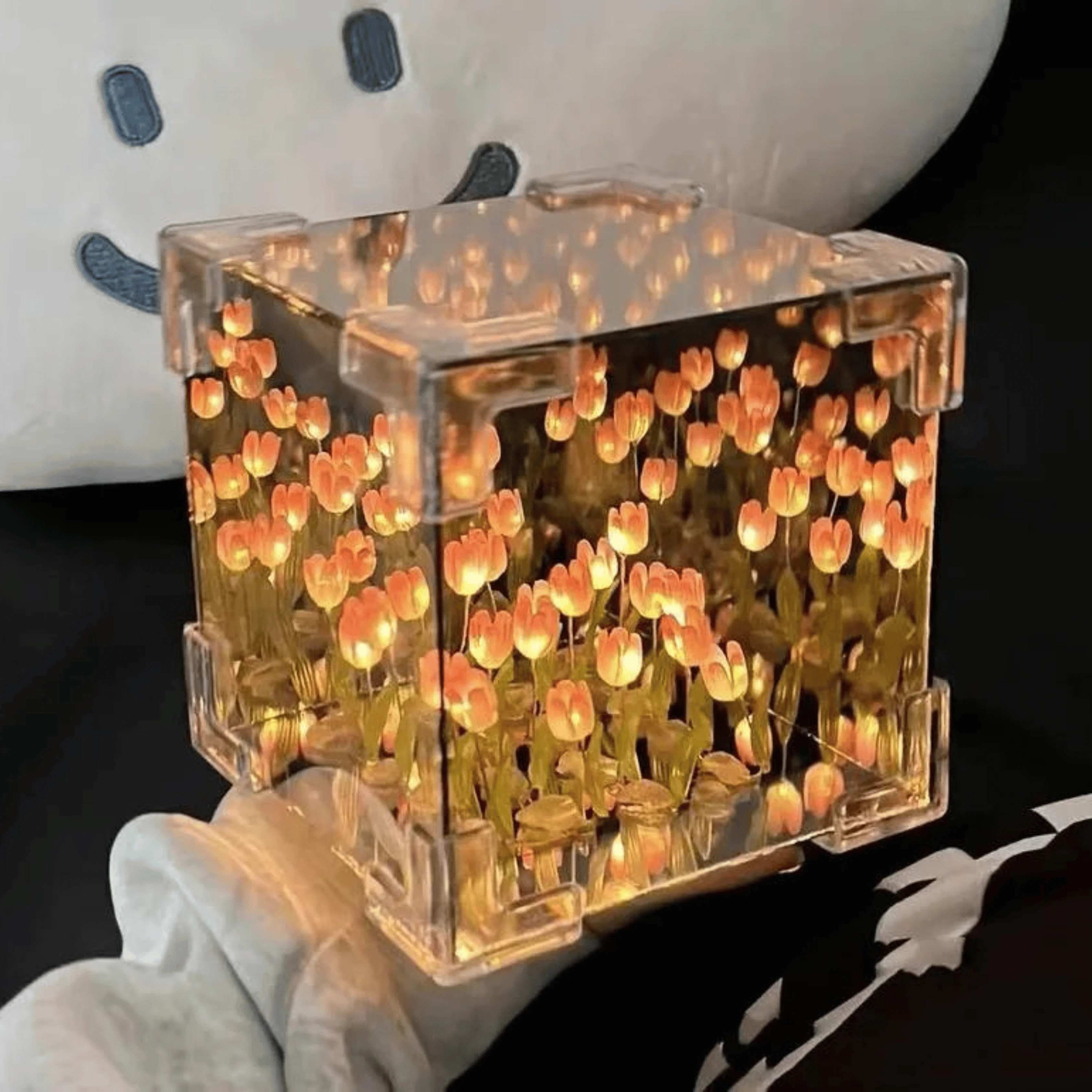 Infinite Magical Tulip Reflection Lamp 🌷🌟 - Image 2